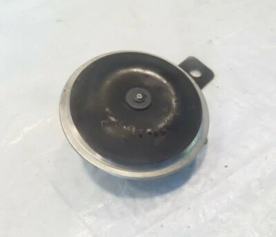 Honda CB500F CB500X CBR650 CB1000RA bocina negra y soporte de montaje 38110-KPP-T01 Foto 1 de 4