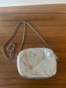 Silberne Netztasche lange Kette Handtasche - Bild 1 von 4