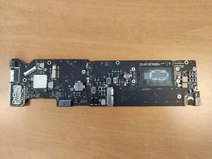 Macbook Air Logicboard 2015 - A1466 - 8GB RAM - i5 - 820-00165-A - Photo 1/2