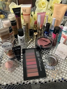 Venta al por mayor Cosméticos Maquillaje Belleza Lote 20+ Piezas Liquidación Maquillaje Lote Perfume - Imagen 1 de 10