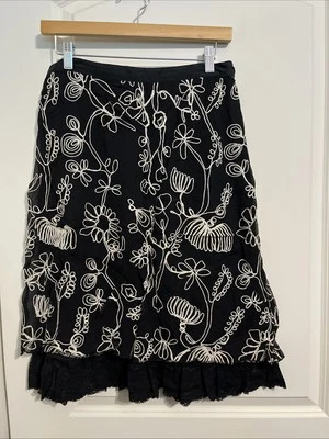 Falda para mujer April Cornell negra bordada floral rayón línea A talla M Foto 1 de 4