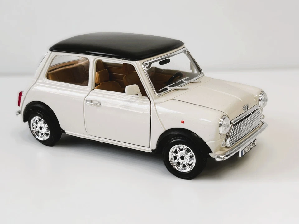 BURAGO 1/16 MINI COOPER 1960 CREMA TETTO NERO LICENZ BMW BBURAGO - Immagine 1 di 4