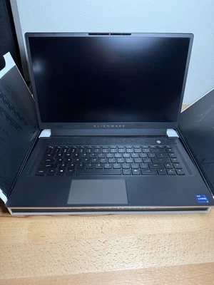 Alienware x15 R1 Lunar Light 15.6" QHD i9 11900H 32GB Memoria 2TB SSD RTX 3080 Foto 1 de 4