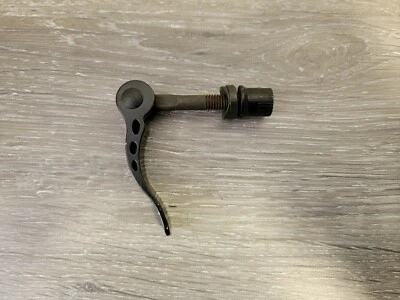 Carpeta de abrazadera de marco de tija de sillín de bicicleta de aluminio plateada eje de 8 mm negro Foto 1 de 4