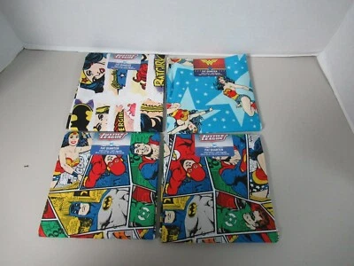 "Tela de algodón estampada DC JUCTICE LEAGUE NIÑAS Y CHICOS OBTÉN 4 cuartos de grasa 18""x22""" Foto 1 de 4