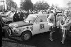 Models with the Daf 55 of David van Lennep London Sydney Rally 1968 Photo 1