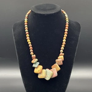 Schöne handgefertigte Halskette bestehend aus buntem Naturstein 19 cm - Bild 1 von 10