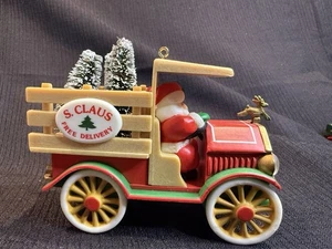 Vintage 1984 Weihnachten Hallmark Andenken Ornament Santa's Deliveries 6. in Serie - Bild 1 von 4