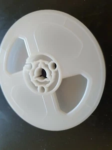 NEW SUPER 8 8MM 200FT 60M 5" PLASTIC CINE FILM REEL SPOOL EMPTY - Imagen 1 de 3