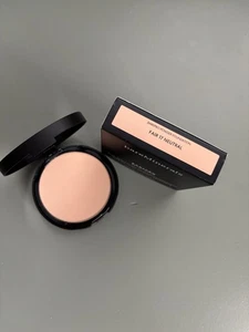 bareMinerals BAREPRO 24HR Skin-Perfecting Powder Foundation - Fair 17 Neutral 8g - Picture 1 of 5