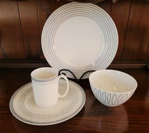 Kate Spade New York Charlotte Street East Slate Collection Set 4 pezzi - NUOVO - Foto 1 di 3