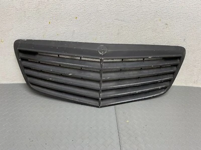 Parrilla superior delantera Mercedes Benz Clase E 2007 a 2009 A3365 Foto 1 de 4