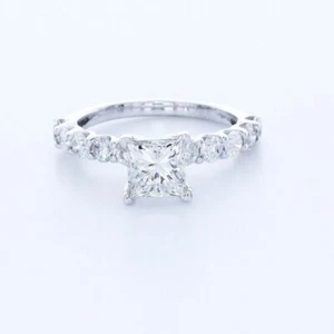 ANILLO ACENTO CLÁSICO ORO 14K CORTE PRINCESA DIAMANTE NATURAL CERTIFICADO F/VS2 2,6 QUILATES - Imagen 1 de 7