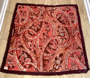 Anne Klein For The Vera Neumann Companies 100% Lana 36" x 35" Rojo Paisley - Imagen 1 de 3