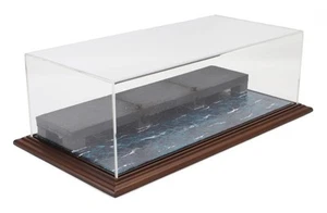 MODELLISMO NAVE BARCA STATICO VETRINA ESPOSITORE DIORAMA BASE PORTO SCALA 1/43 - Foto 1 di 4