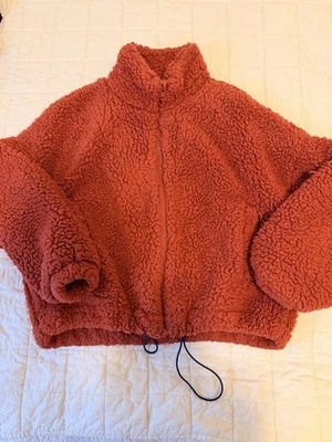 Jaqueta Sherpa Urban Outfitters Feminina Tamanho M - Imagem 1 de 4