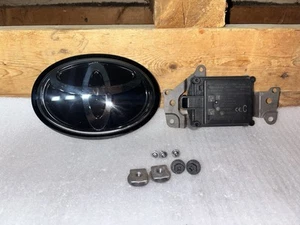 2018-2020 OEM Toyota Camry Emblem & Distance Sensor 88210-06090 53141-33130 - Picture 1 of 21