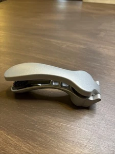 The Pampered Chef Garlic Press #2575 with Cleaning Tool-New No Box - Picture 1 of 15