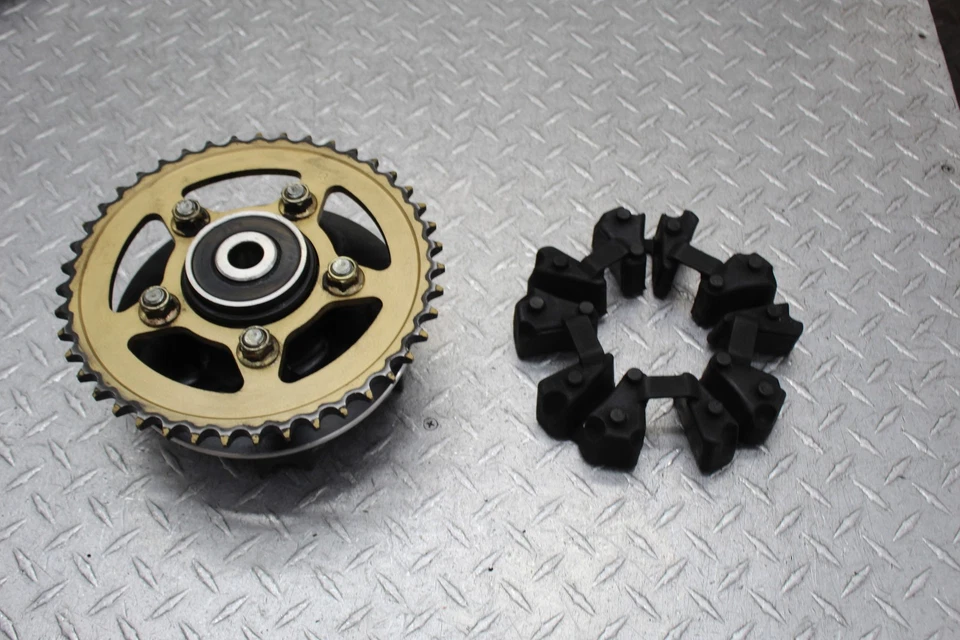 Triumph Daytona 900 1995 piñón trasero Foto 1 de 4