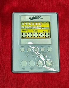 Jeu de dés électronique portable Yahtzee 2007 testé fonctionne, batterie incluse - Photo 1/3