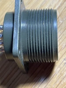 CANNON circular connector;MS3102A20-27P 14 pins panel mount connector - Picture 1 of 4