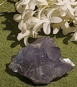 Purple Fluorite Natural Rough Freefom Carved Gemstone Cluster 150g (A5) - Bild 1 von 4