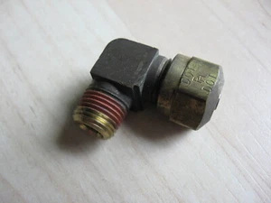 Air Line Compression Fitting 90-deg 1/4" O.D. Line to 1/8"-27 NPT Male #M239GE - Picture 1 of 8