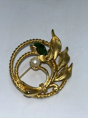 Broche Prendedor Ramo Piedra Verde Perla Imitación Tono Dorado Sarah Coventry Firmado De Colección Foto 1 de 3