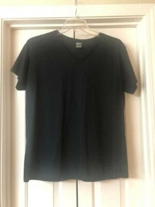 Gildan Heavy Cotton 2XL Black T-Shirt Top. V Neck. NWOT - Picture 1 of 2