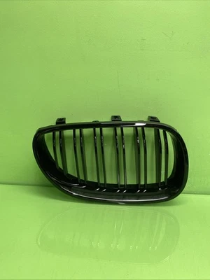 Решетка передняя правая для BMW E92 M3 2007 2008 2009 2010 годов выпуска черная от оригинального производителя - Изображение 1 из 4