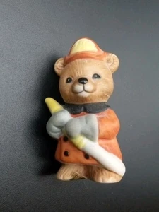 Vintage Homco Feuerwehrmann Bär Figur #8820 Miniatur 2" groß Feuerwehrmann - Bild 1 von 5
