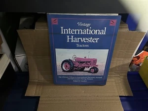 Vintage International Harvester Tractor Hard Cover Book With Jacket - Foto 1 di 3