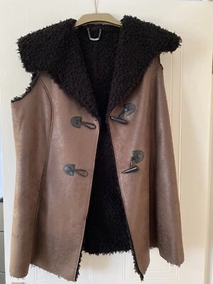 Women’s Lakeland Faux Fur/Suede Sleeveless Jacket UK size 18 - Image 1 of 4