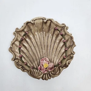 Piatto portagioie a forma di conchiglia ceramica fiore rosa Made in Italy ha una piccola scheggiatura - Foto 1 di 9