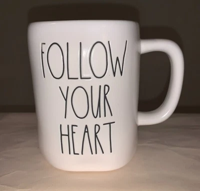 Taza de café de cerámica blanca brillante Rae Dunn FOLLOW YOUR HEART con rosa ~ nueva 16 oz Foto 1 de 4
