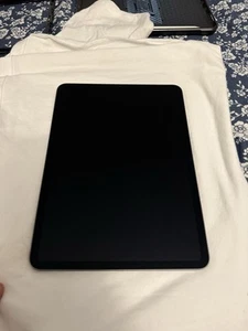 iPad Pro 11 2nd gen 256gb WiFi - Used - Picture 1 of 4