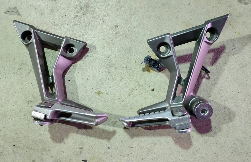 2013-2017 KAWASAKI NINJA EX300 REAR BACK PASSENGER FOOT PEG PEGS LEFT RIGHT OEM - Image 1 of 1