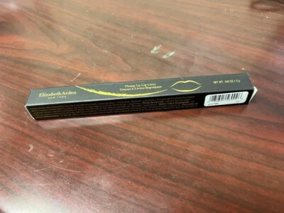 Elizabeth Arden Plump Up Lip Liner / Crayon a Levres 1.2g Pink Affair #05 - Image 1 of 3