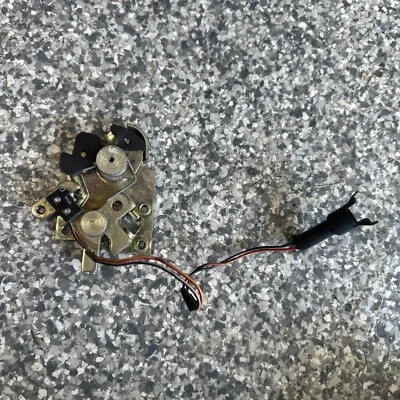 1992 - 1996 年捷豹 XJS XJ6 XJ12 后备箱锁闩原始设备制造商二手 — 第 1/2 张图片