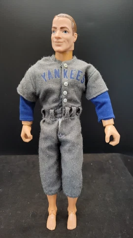 Vintage 1993 Hasbro New York Yankees Lou Gehrig #4 Baseball Figure 11.5 in@96 Cover
