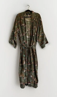 Bata de salón vintage rara Pierre Cardin Ducks para fumar con cinturón y bolsillos años 70 Foto 1 de 4