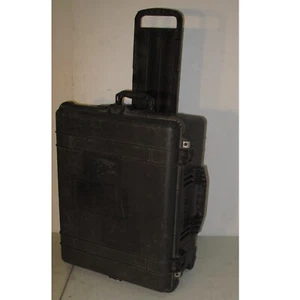 Pelican Protector 1610 Case 24x19x12 OD 21x16x10 ID Wheels Pull Out Handle - Bild 1 von 14
