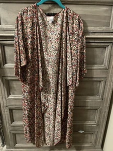lularoe medium shirley - Picture 1 of 3