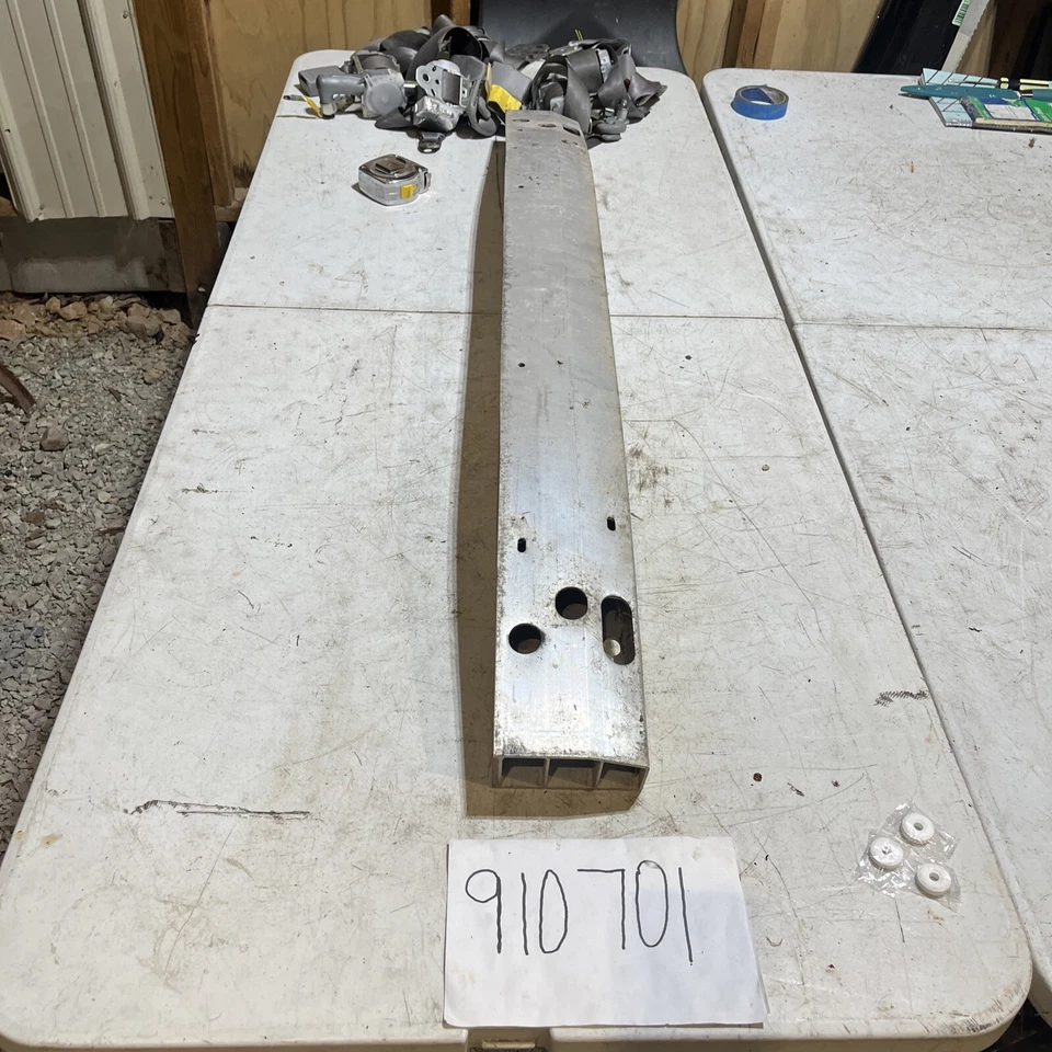 Reforço de para-choque 2005 Toyota Highlander híbrido alumínio traseiro - Imagem 1 de 4