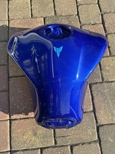 Yamaha MT09 21-23 Gas tank (dent) - Picture 1 of 4