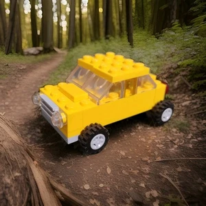 Classic 10696 Yellow Car 2015 Lego - Picture 1 of 4