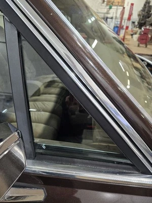 Passenger Right Front Door Vent Glass Fits 80-89 LINCOLN & TOWN CAR 626707 Foto 1 de 4