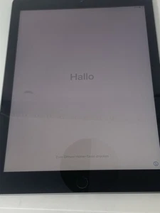 Apple iPad 5th Generation A1822 MP2F2LL/A 32GB Space gray Blue Tooth, Wifi - Picture 1 of 3