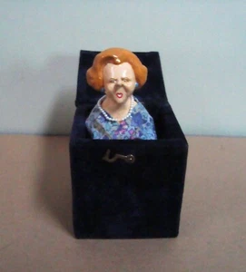 Margret Thatcher nella scatola - Foto 1 di 5
