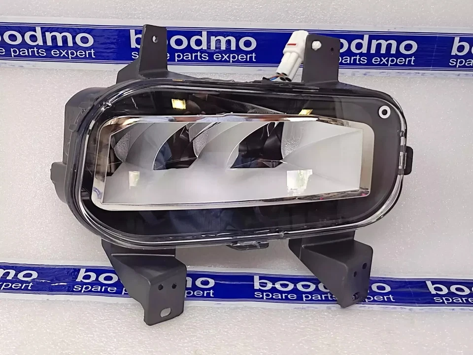 Fog Light for MAHINDRA XUV700 - 1701DW600171N - Mahindra - Image 1 of 1